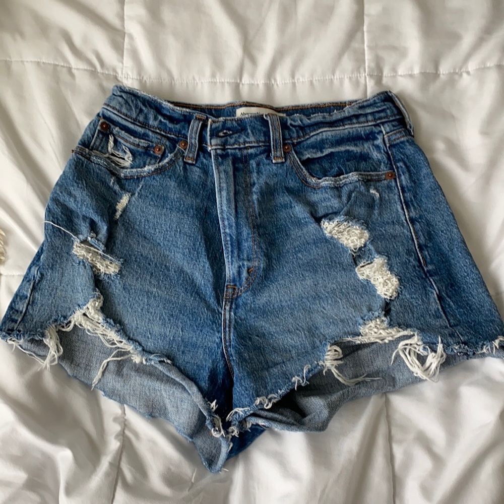 Abercrombie mom short high rise curve love